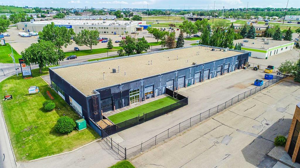 8 - 7070 11 Street Southeast, Calgary, AB