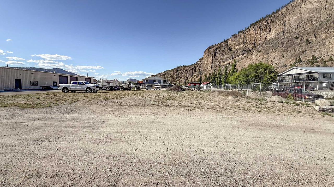 Yard  - 9207 James Avenue, Summerland, BC