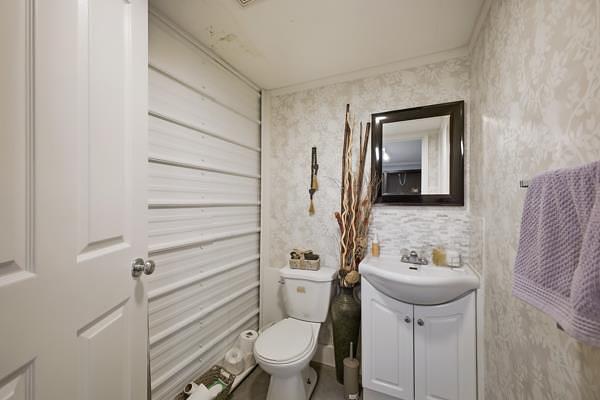 39325 Range Road 273, Bentley, AB