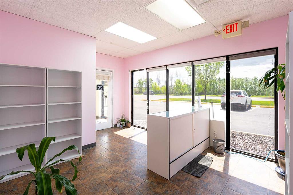 #2 - 28 12 Avenue Southeast, High River, AB