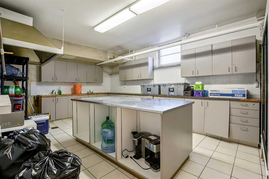 1405 8 Avenue Southeast, Calgary, AB