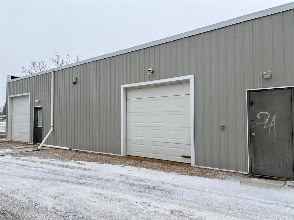 5203 51 Avenue, Camrose, AB