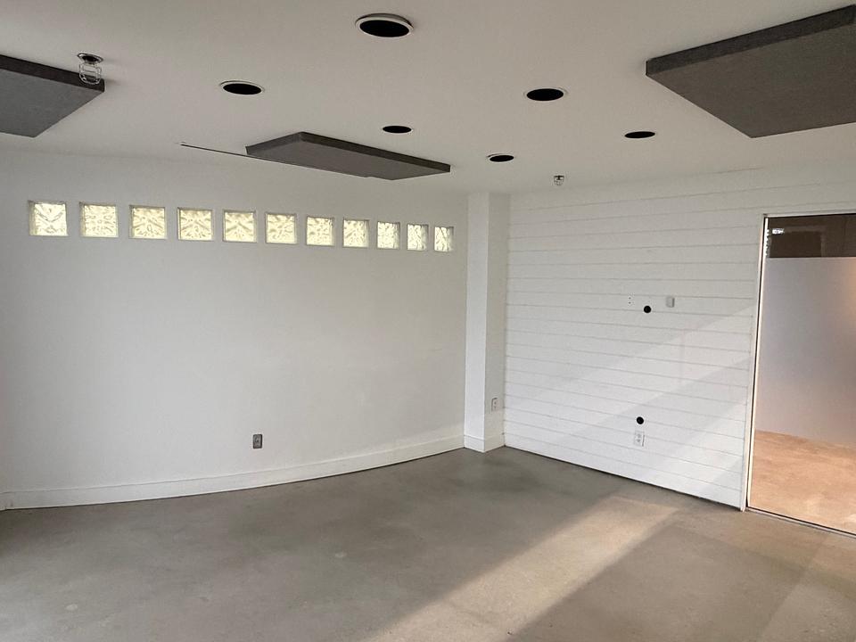 210 - 1737 West 3rd Avenue, Vancouver, BC