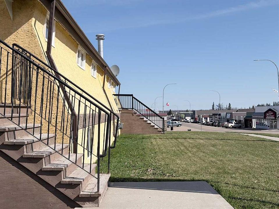 4706 50 Street, Mayerthorpe, AB