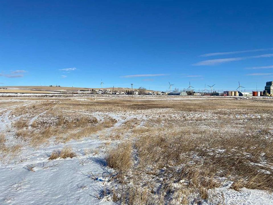 206 Railway Street, Lundbreck, AB