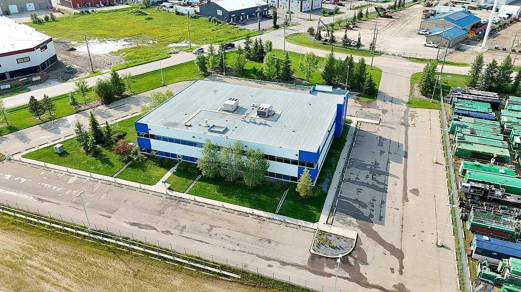 33 Schenk Industrial Road, Sylvan Lake, AB