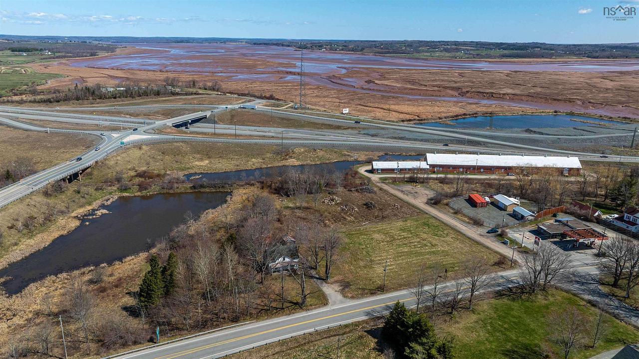 1981 Highway 1 Highway, Falmouth, NS