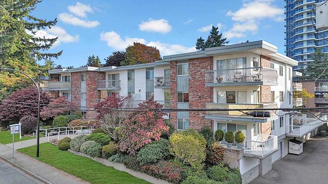1520 Blackwood Street, White Rock, BC