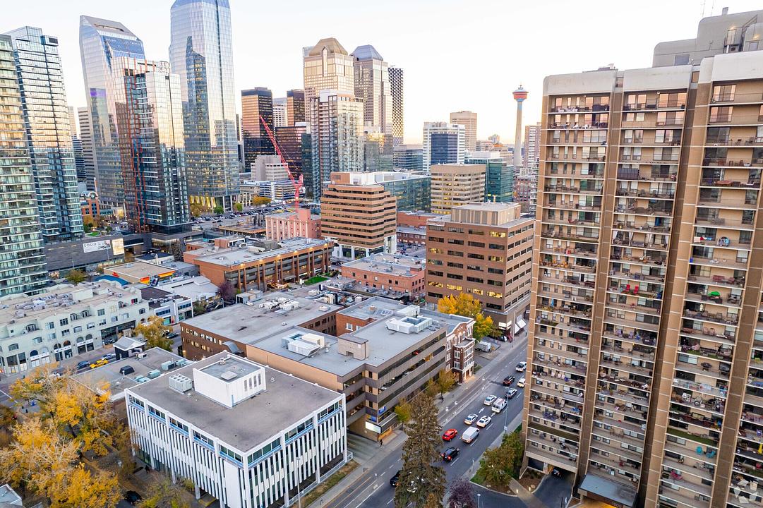 628 12 Ave SW, Calgary, AB