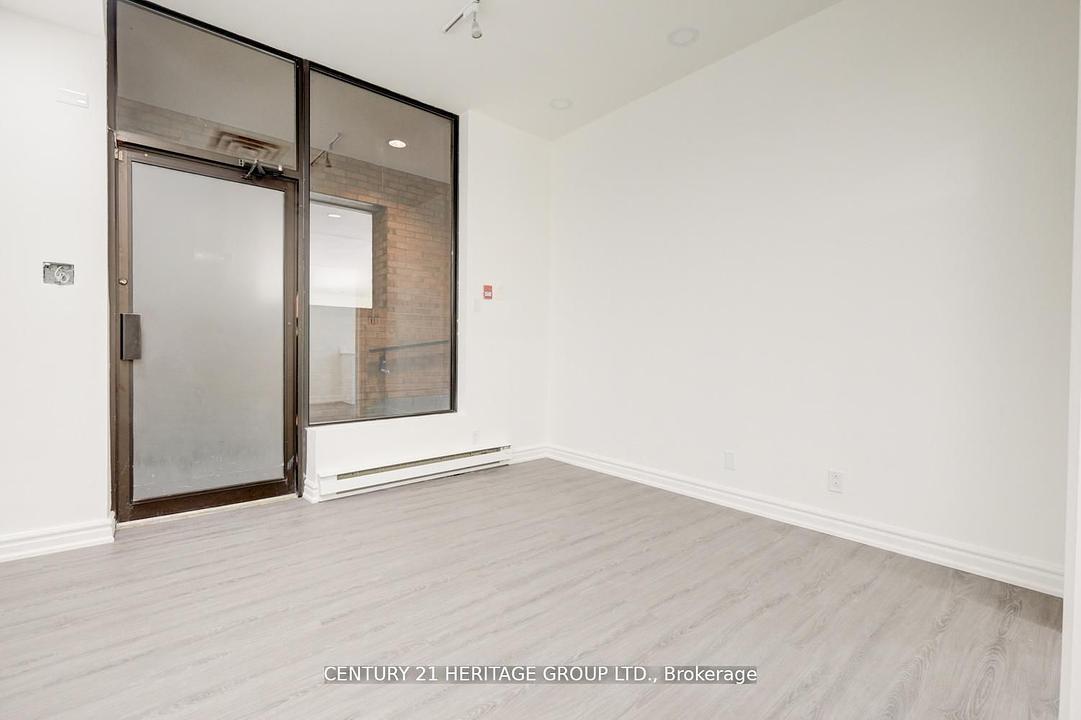 101 - 2900 Yonge Street, Toronto, ON