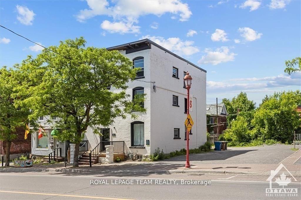 883 Somerset Street West, Ottawa, ON