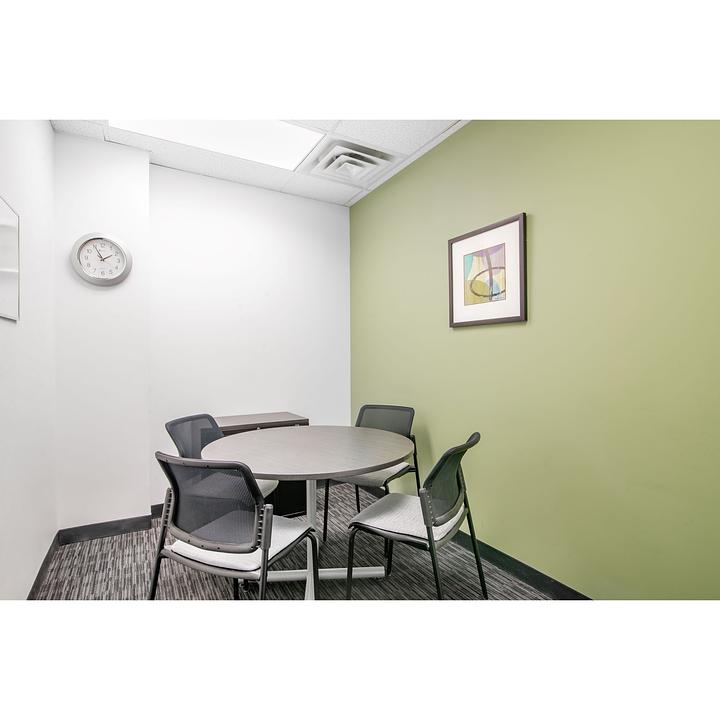 Office space for rent for 3 persons in Richmond Hill  - 9225 Leslie St, Richmond Hill, ON