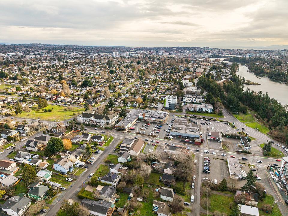 2929 Tillicum Road, Victoria, BC