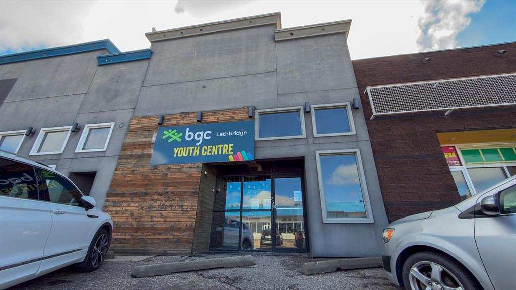 227 12B Street North, Lethbridge, AB