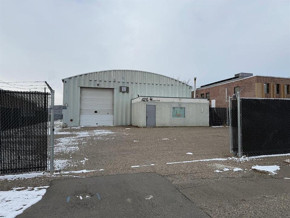 426 10 Street North, Lethbridge, AB