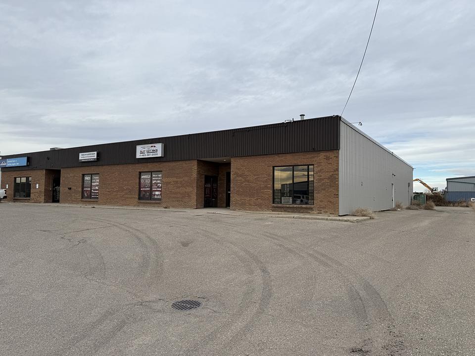 3221 - 3221 2 Avenue North, Lethbridge, AB