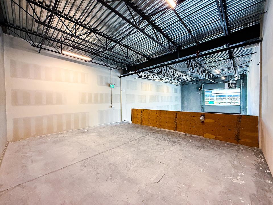 6 - 1990 Pier Mac Way, Kelowna, BC