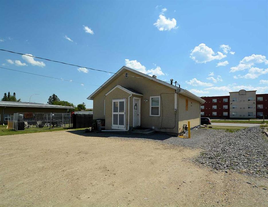 5614 2 Avenue, Edson, AB