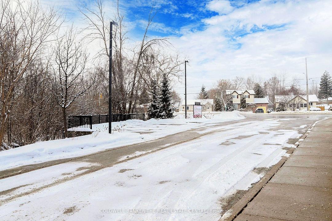 543 The Queensway South, Georgina, ON