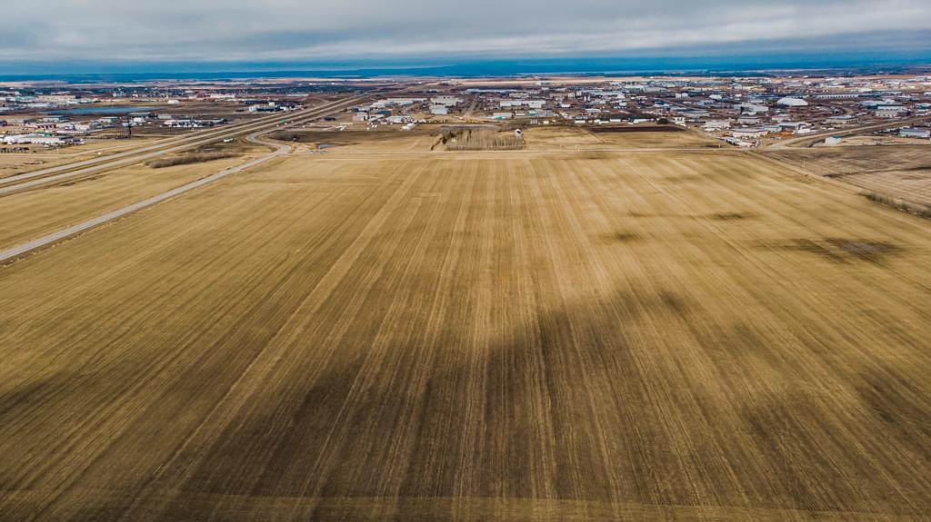 9300 69 Avenue, Clairmont, AB