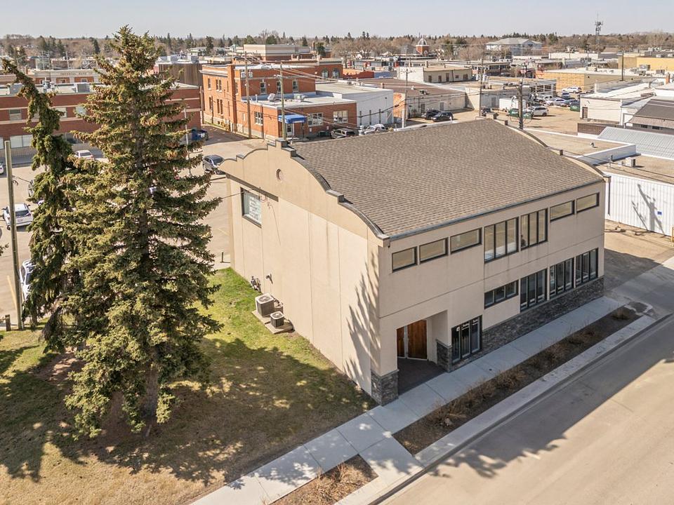 5001 51 Avenue, Wetaskiwin, AB