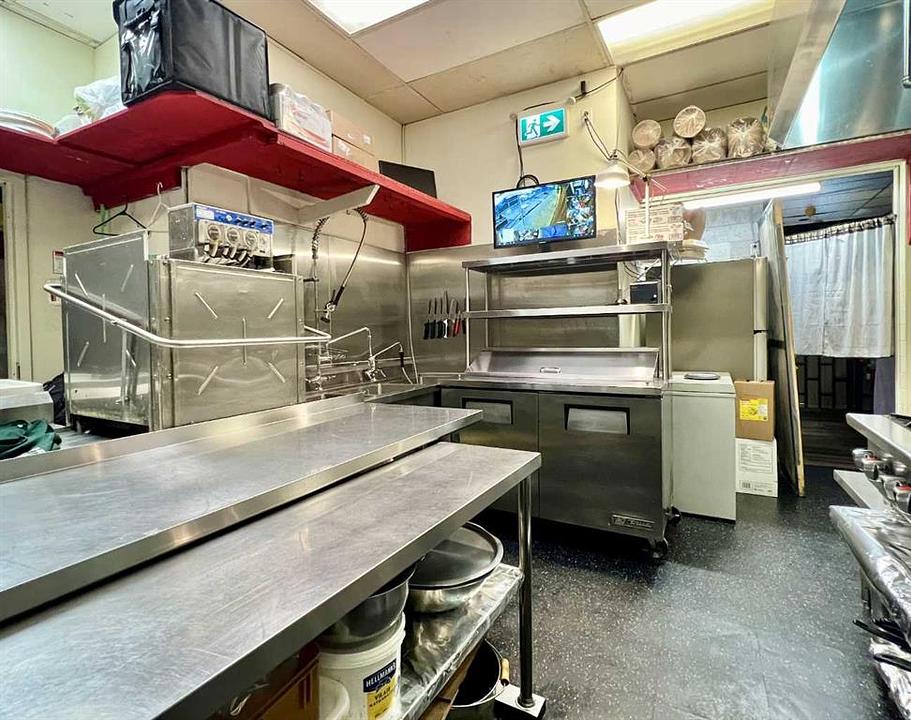 923 6 Avenue Southwest, Calgary, AB