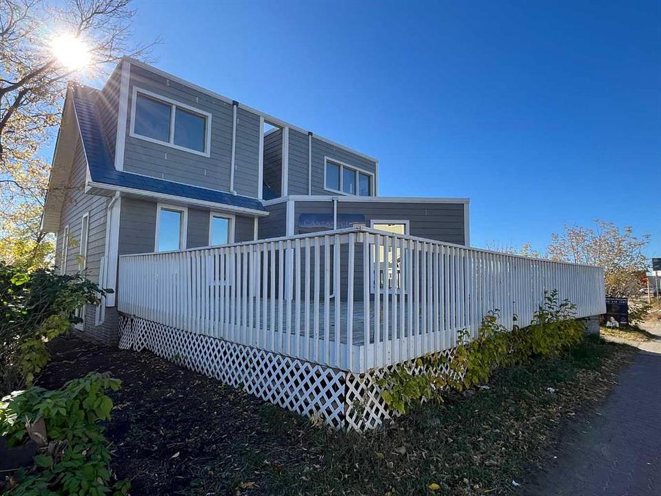 9731 100 Avenue, Grande Prairie, AB
