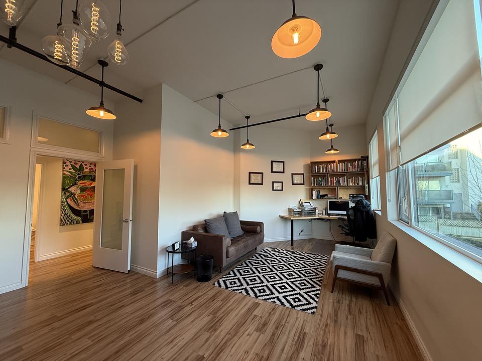 103 - 324 Goldstream Ave, Victoria, BC
