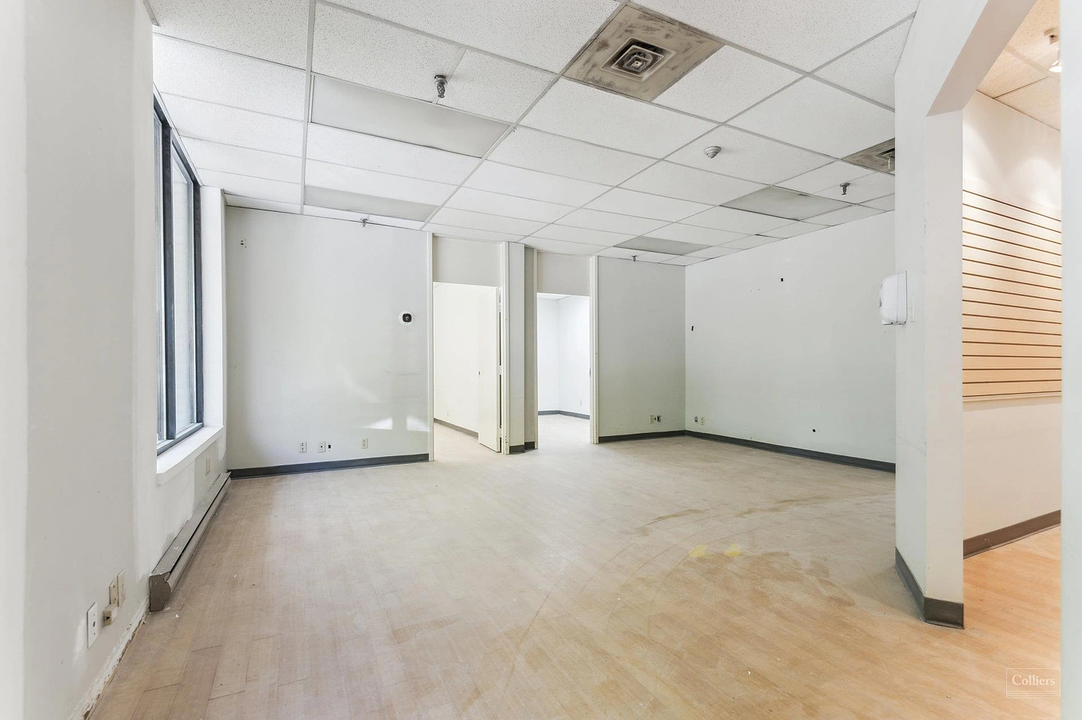 9 - 1361 Huntingwood Drive, Toronto, ON