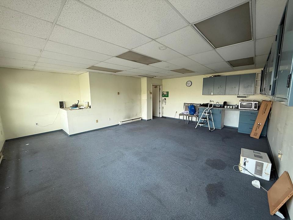 9012 Oak Street, Vancouver, BC