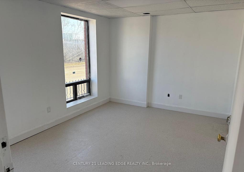 3 - 52 Airview Road, Toronto, ON