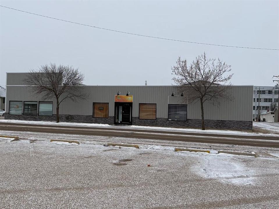 5203 51 Avenue, Camrose, AB