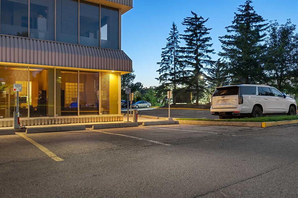 204 - 4603 Varsity Drive Northwest, Calgary, AB