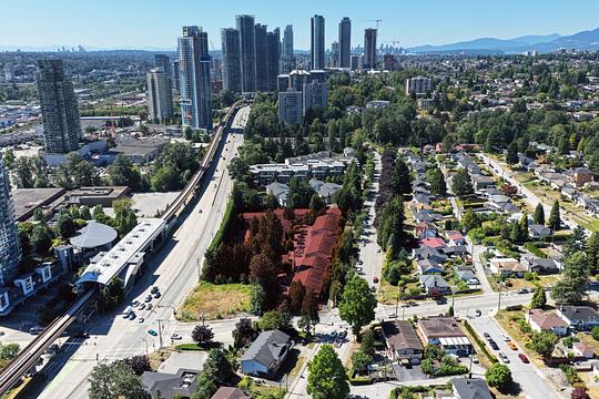 5588 Broadway, Burnaby, BC