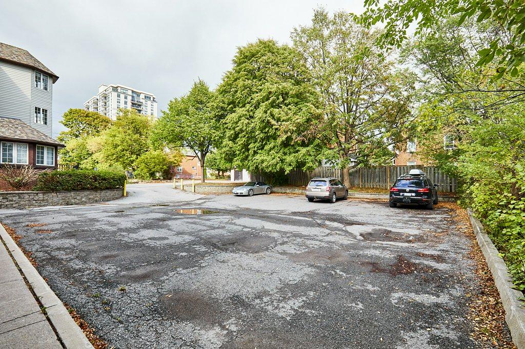 215 Simcoe Street North, Oshawa, ON