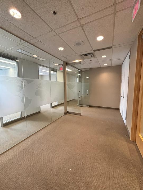200 - 717 7 Ave SW, Calgary, AB
