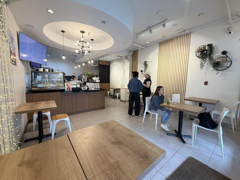 907 Denman Street, Vancouver, BC