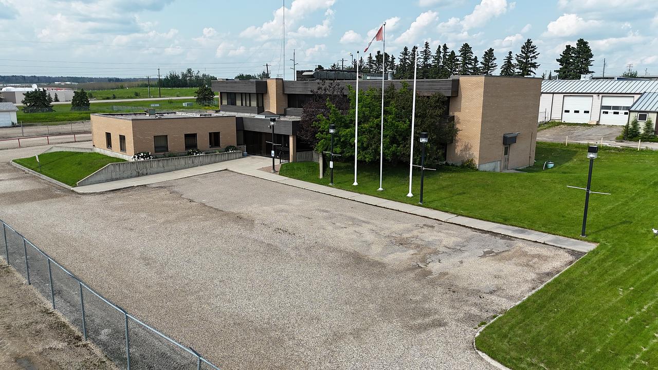 5516 Industrial Road, Rocky Rapids, AB