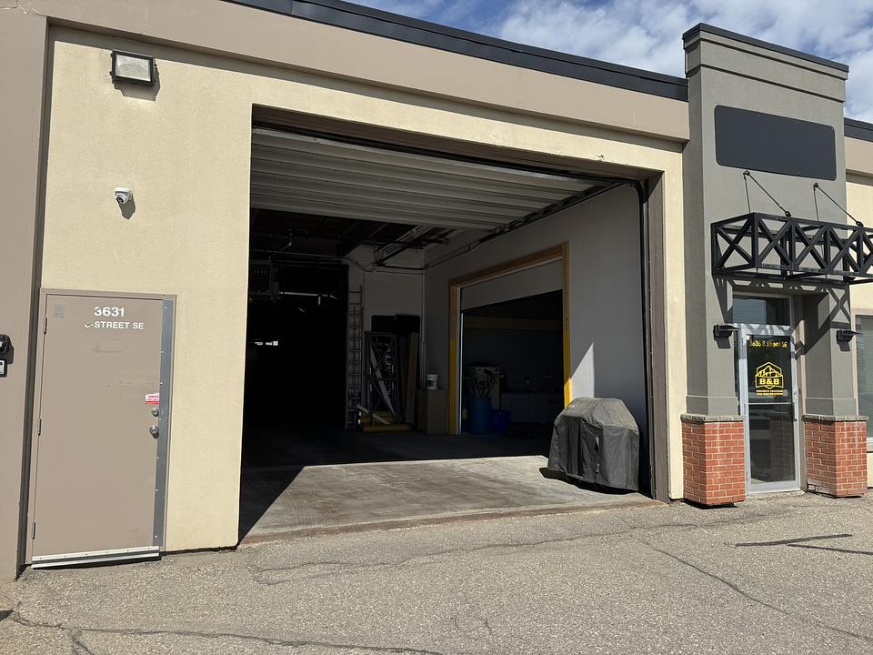 3631 - 3631 8 Street Southeast, Calgary, AB