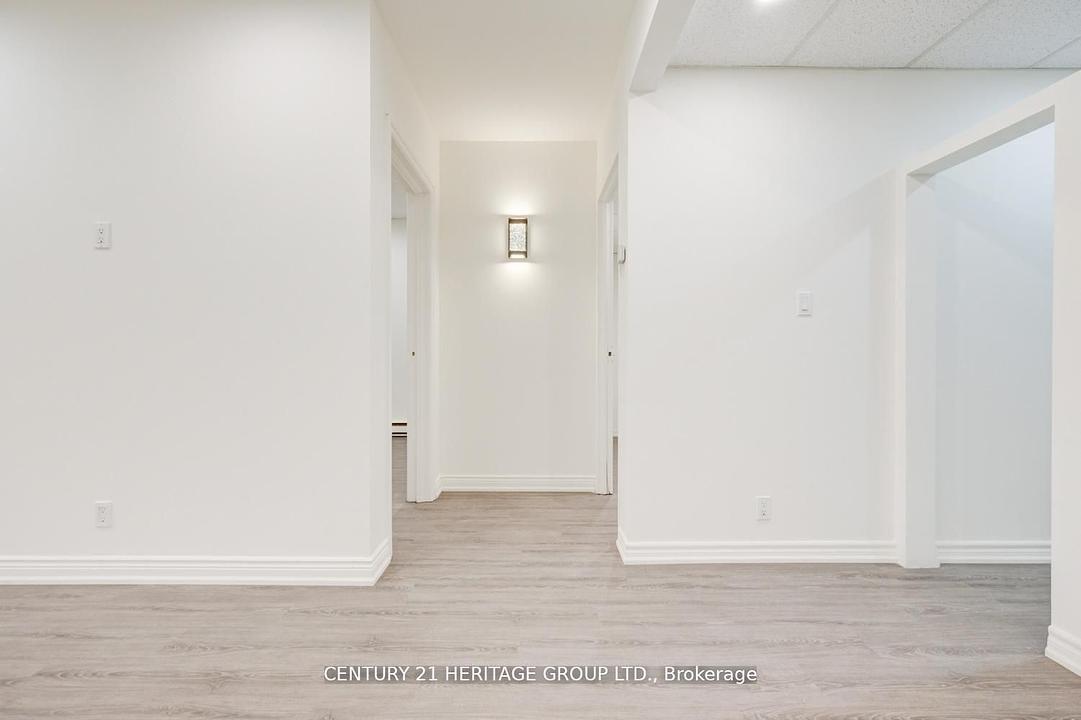 101 - 2900 Yonge Street, Toronto, ON