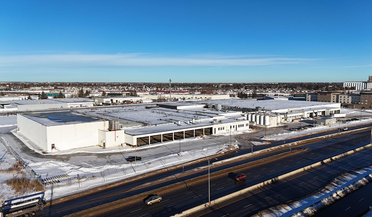 13940 Yellowhead Trail, Edmonton, AB