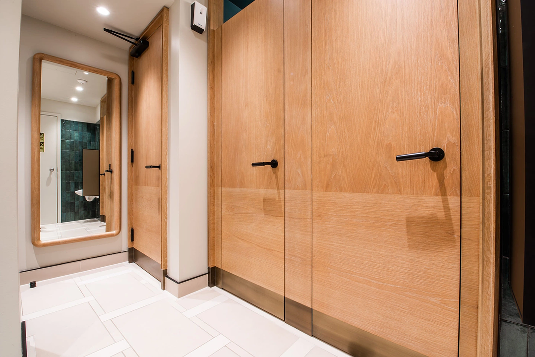400 - 350 Bay Street, Toronto, ON