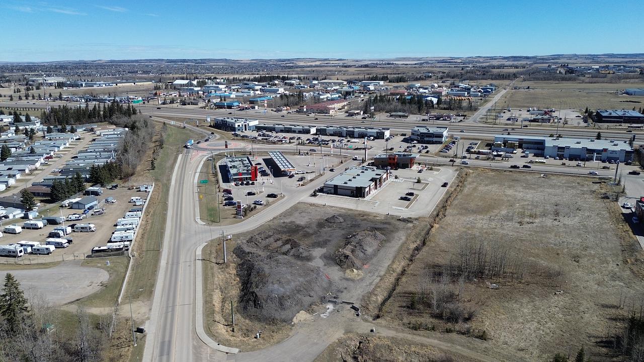 Laura Avenue, Red Deer County, AB