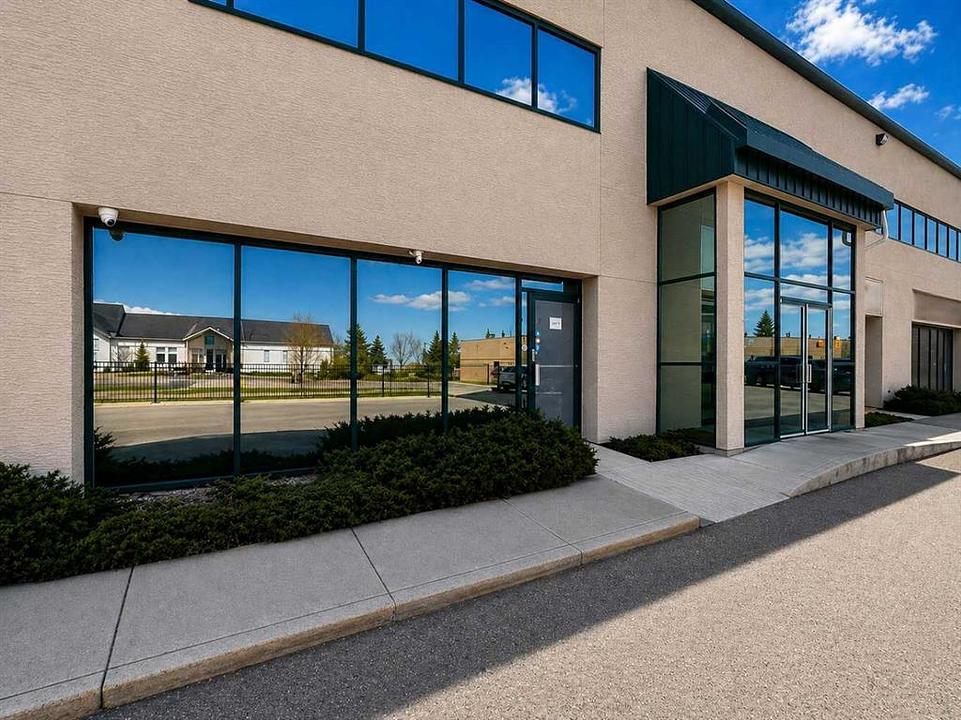 109 - 3825 34 Street Northeast, Calgary, AB