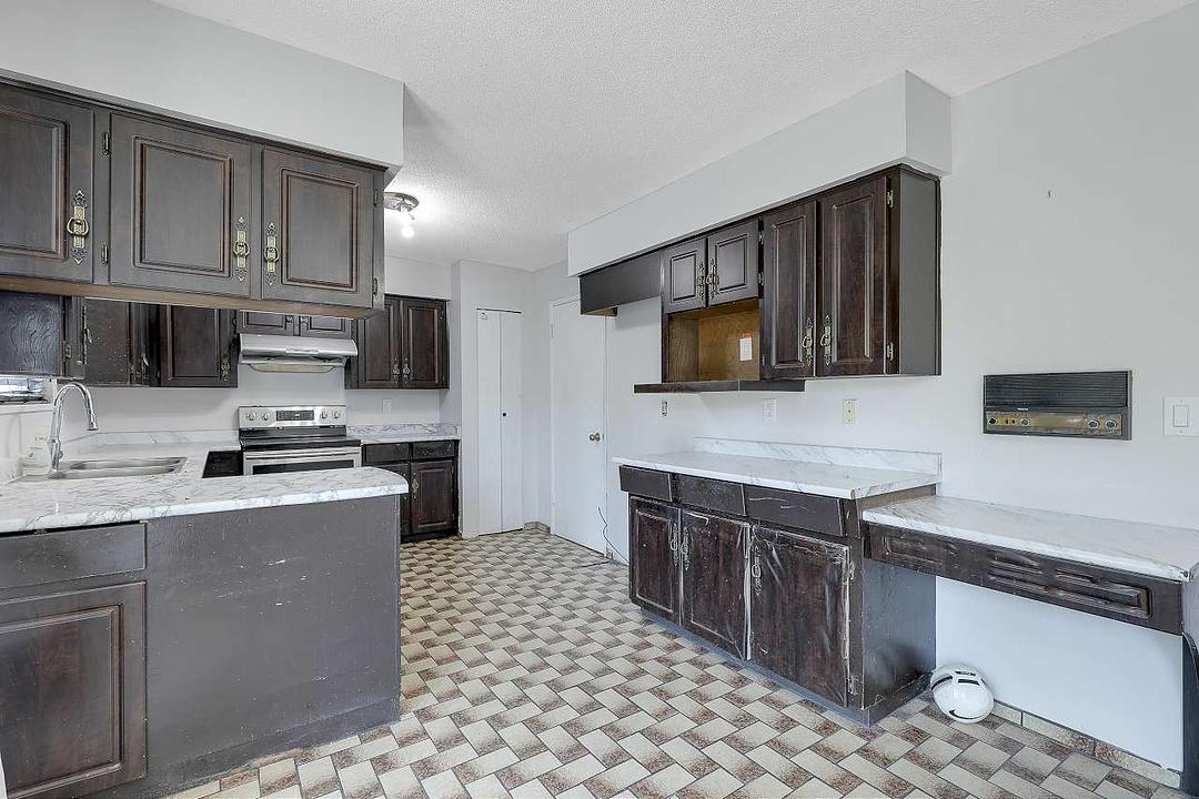 9509 152 Street, Surrey, BC