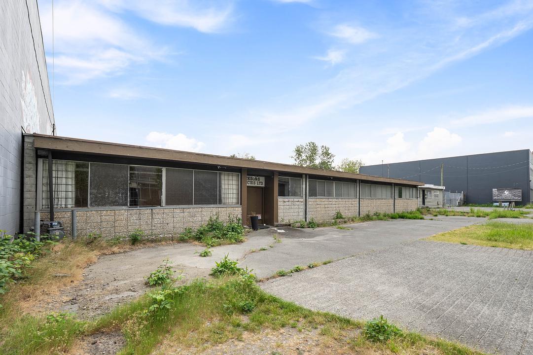 8242 Ontario Street, Vancouver, BC