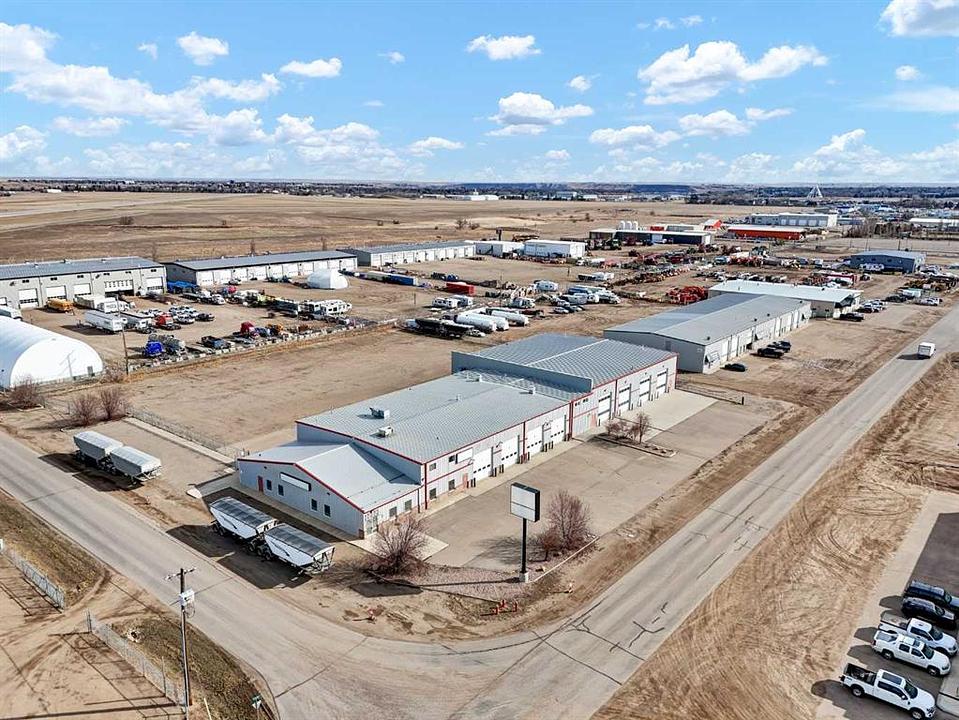 1782 32 Street Southwest, Medicine Hat, AB