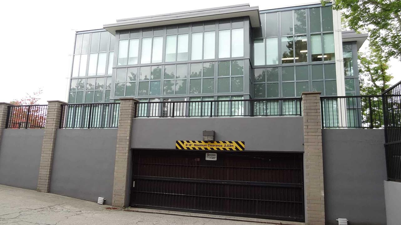 9180 King George Blvd, Surrey, BC