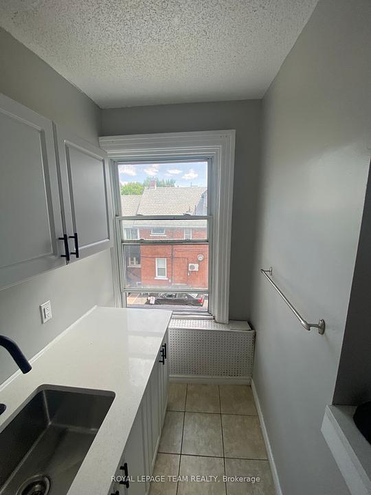 883 Somerset Street West, Ottawa, ON