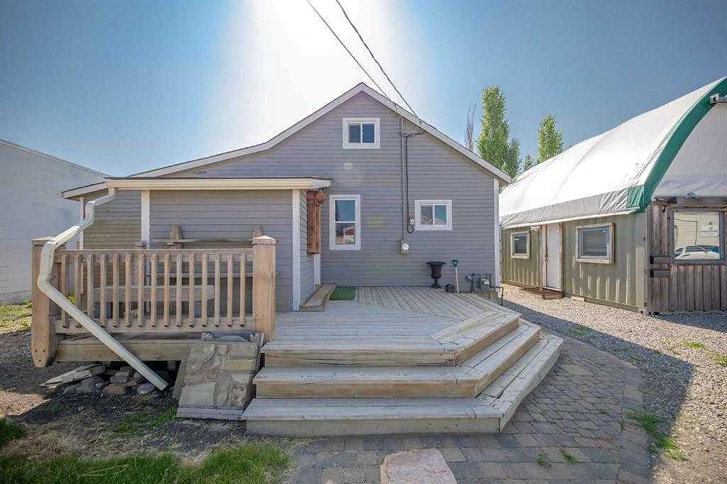 125 River Avenue, Cochrane, AB